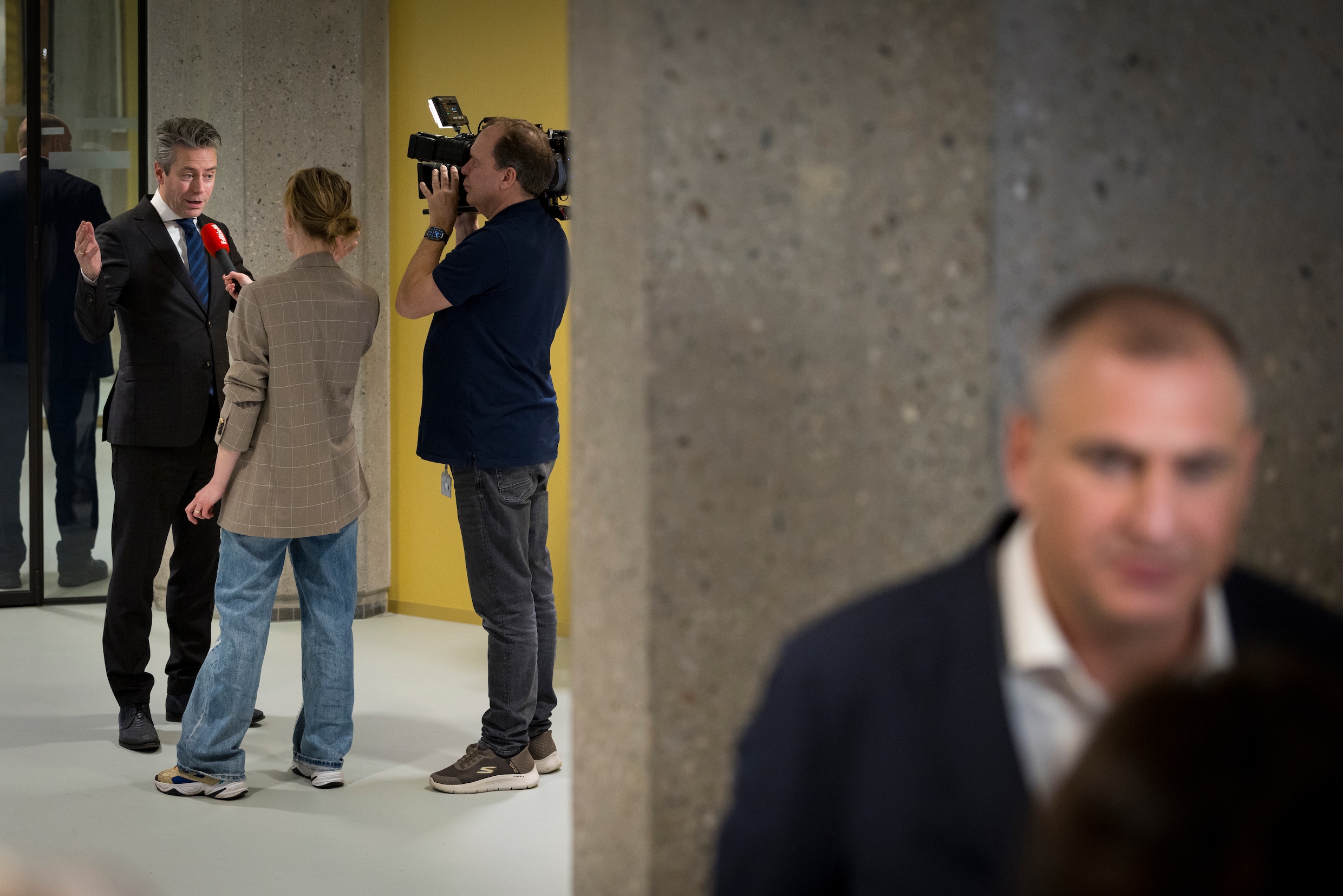 Dat het kabinet met een nieuw AOW-plan moet komen, is een reddingsboei ...