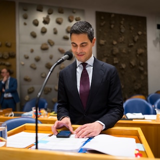 Verban de smartphone uit de Tweede Kamer