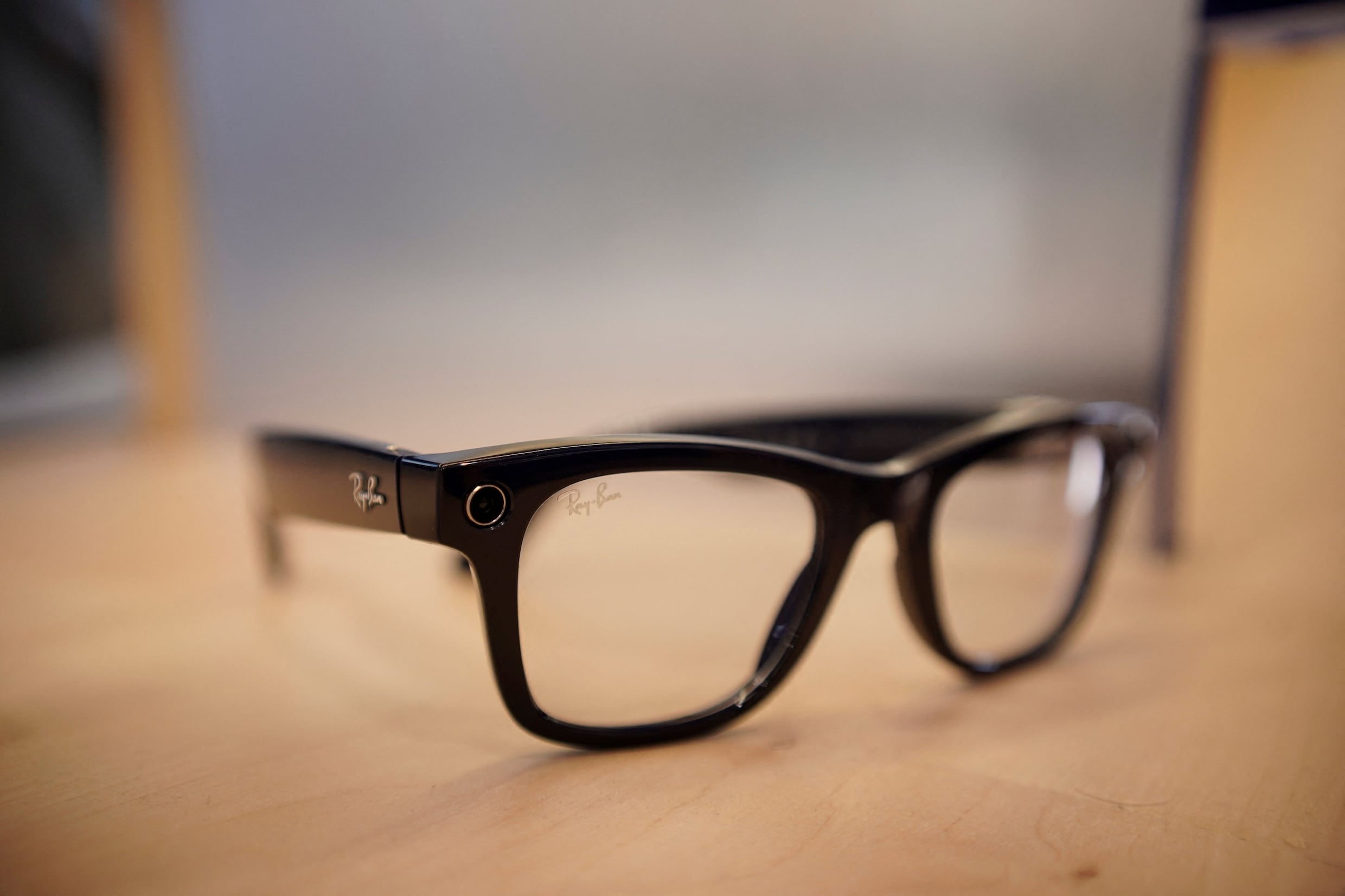 De Ray-Ban Meta AI-bril, afgelopen maart, tijdens een tentoonstelling in Barcelona.