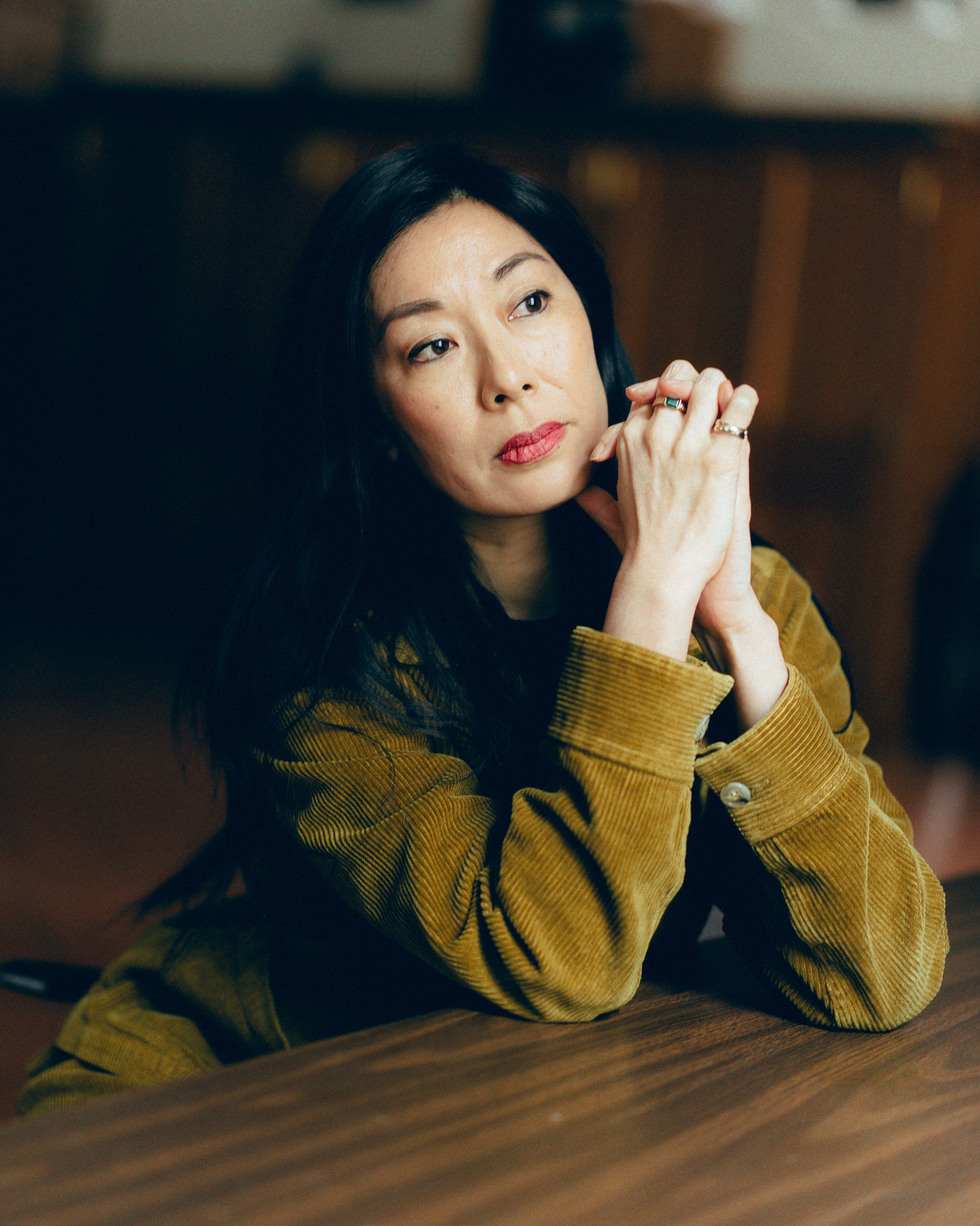 in-auditie-van-katie-kitamura-is-elke-ontmoeting-een-kleine-sc-ne-en