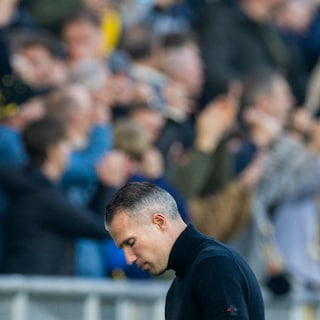 Nieuwe Feyenoord-directie ontslaat trainer Robin van Persie
