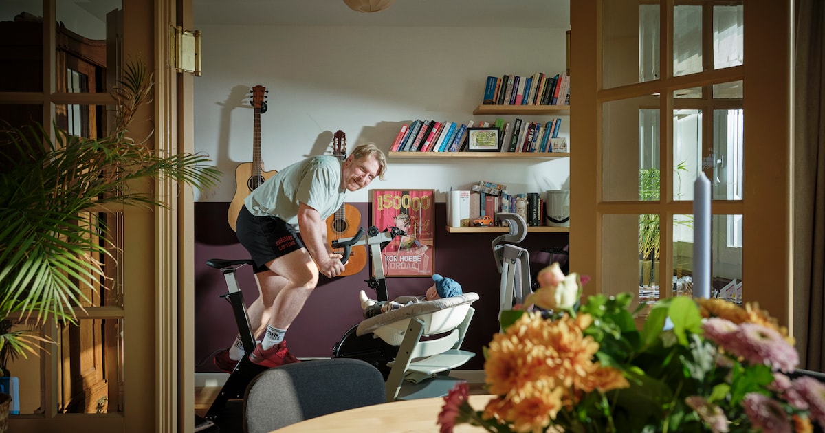 De week van comedian Kor Hoebe: ‘Voor het eerst in mijn leven gebruikte ik een bagagekarretje op Sch