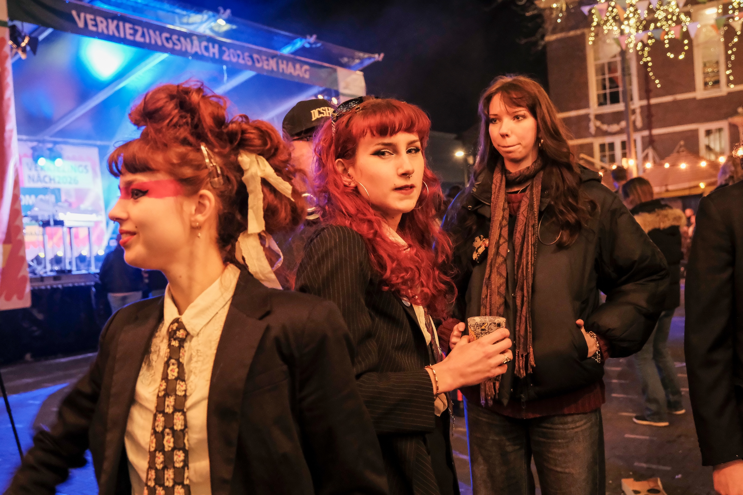 In Den Haag werd vannacht op de Grote Markt een ‘Verkiezingsnâch’ georganiseerd, met gratis muziek voor stemmers.