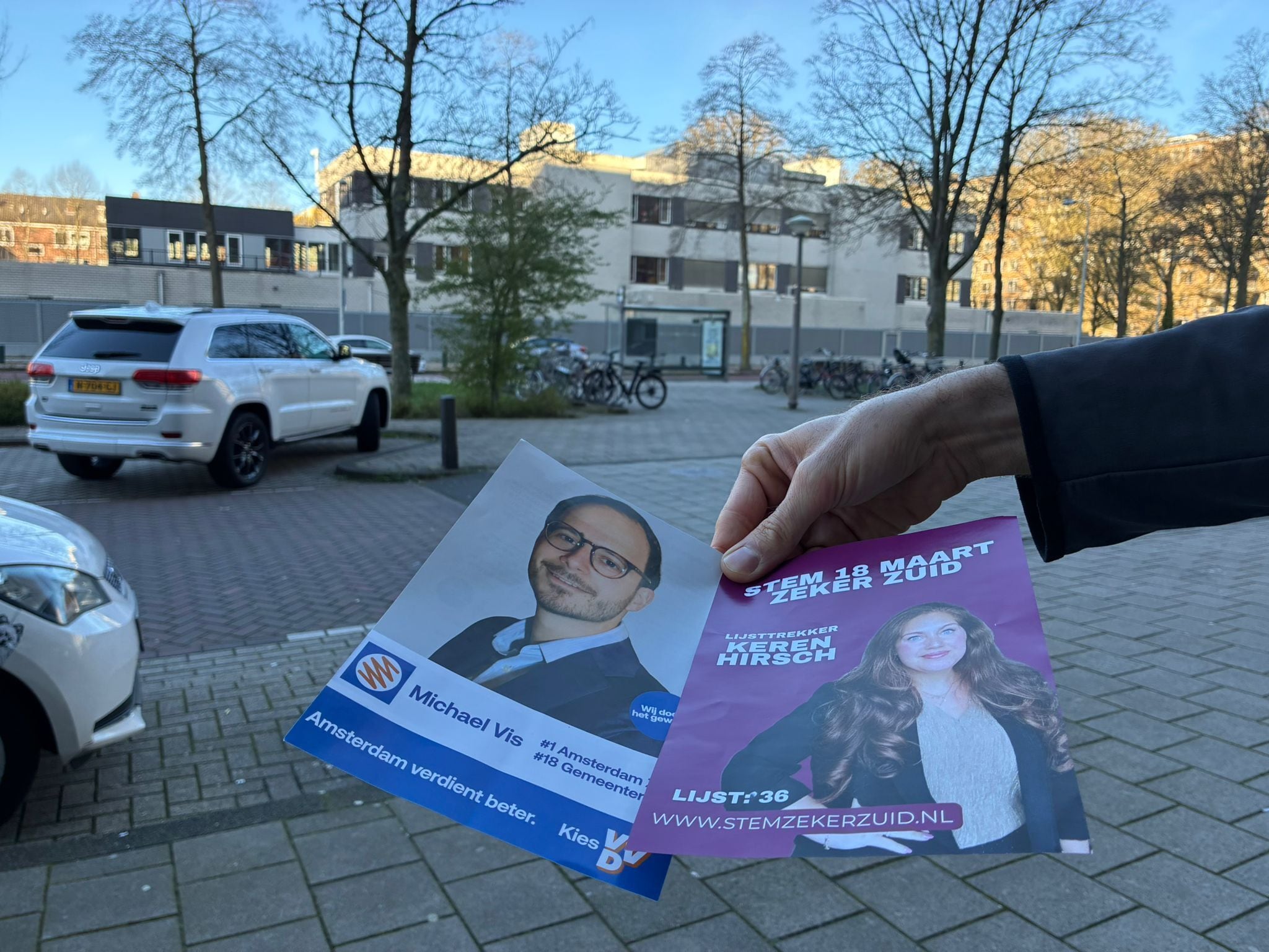 Flyers van twee kandidaten in Amsterdam met een Joodse achtergrond