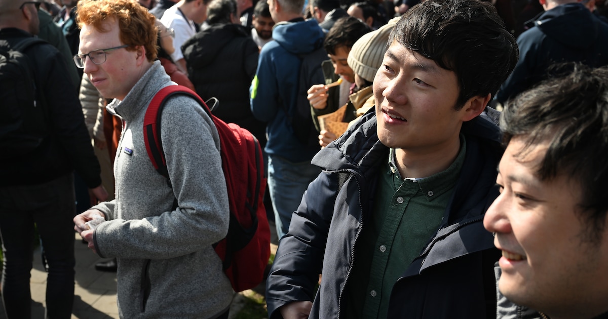 Golf van protest in het hart van ASML vanwege voorgenomen ontslagen: ‘Mijn rol verdwijnt sowieso’