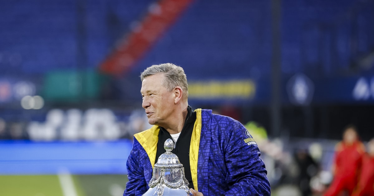 Kenners over AZ-trainer Leeroy Echteld: ‘Deze staf heeft de ploeg een tweede leven ingeblazen’