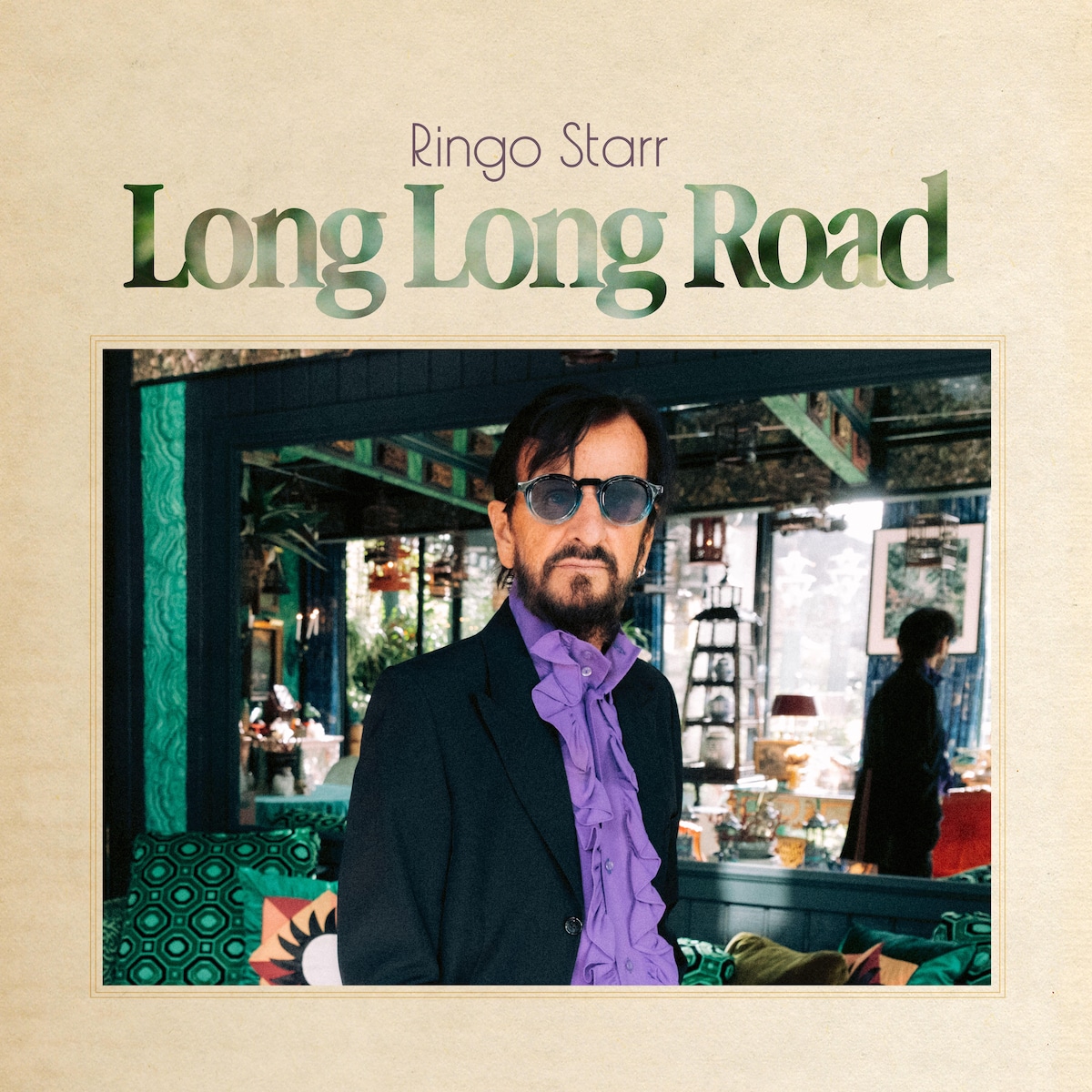 Op nieuw album drumt en zingt Ringo Starr (85), begeleid door