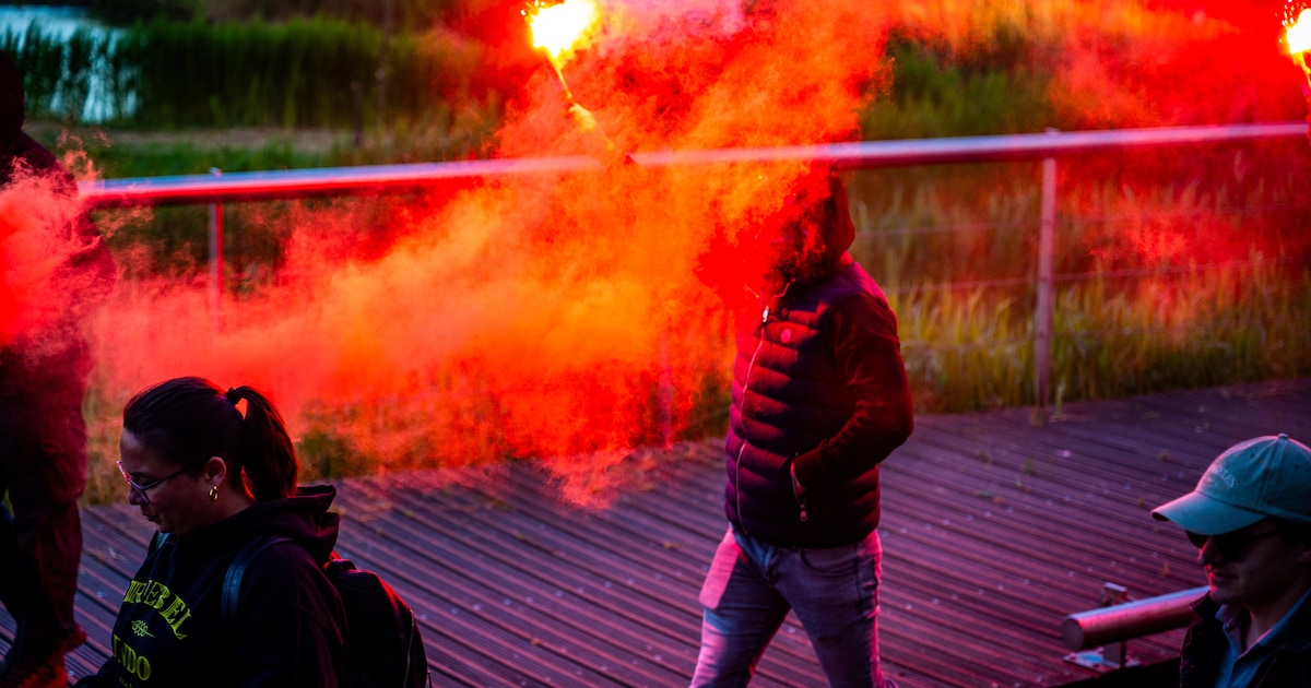 Celstraf voor twintiger die politie met zwaar vuurwerk aanviel bij azc-rellen IJsselstein