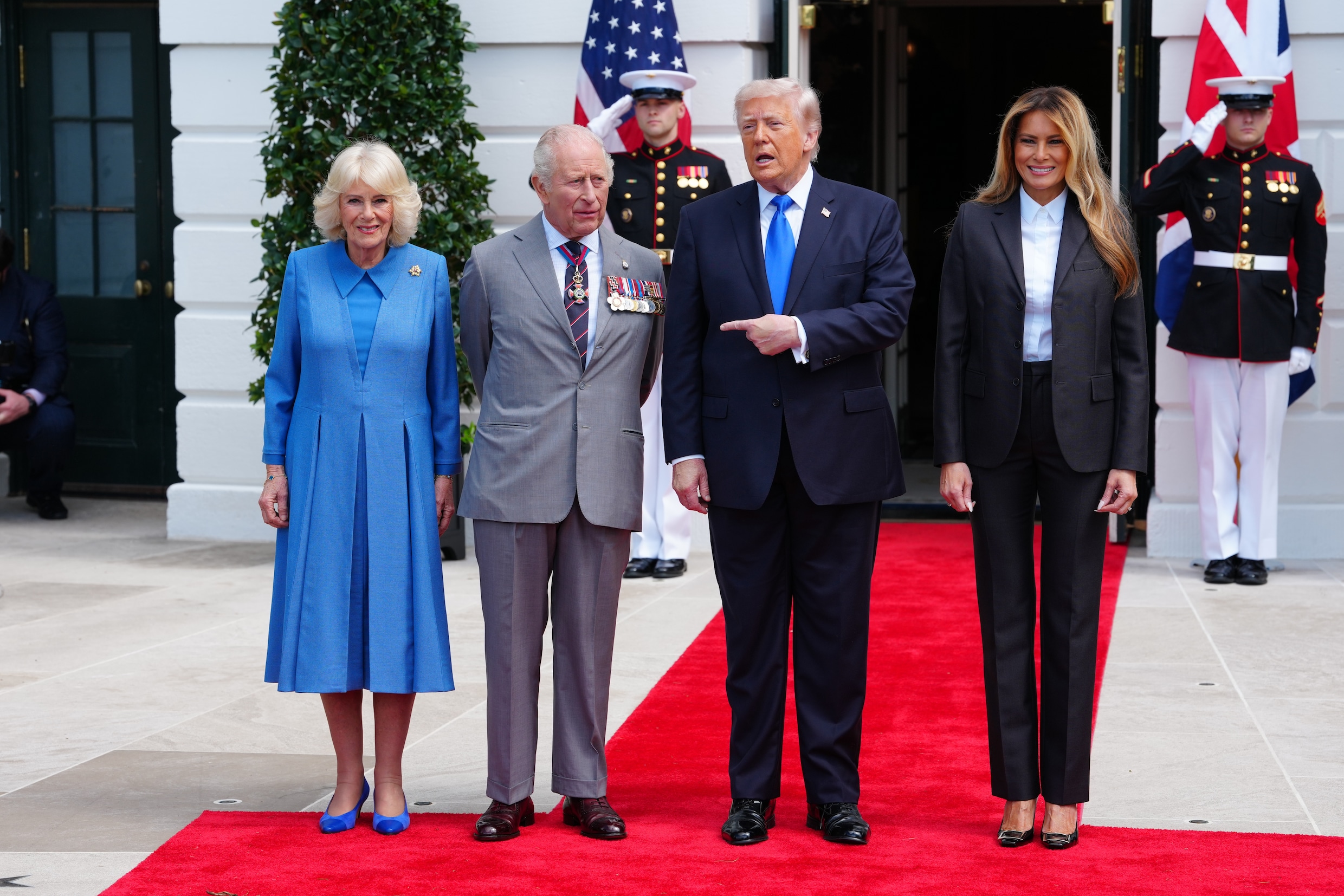 Donald Trump en zijn vrouw Melania Trump nemen afscheid van de Britse koning Charles en koningin Camilla.