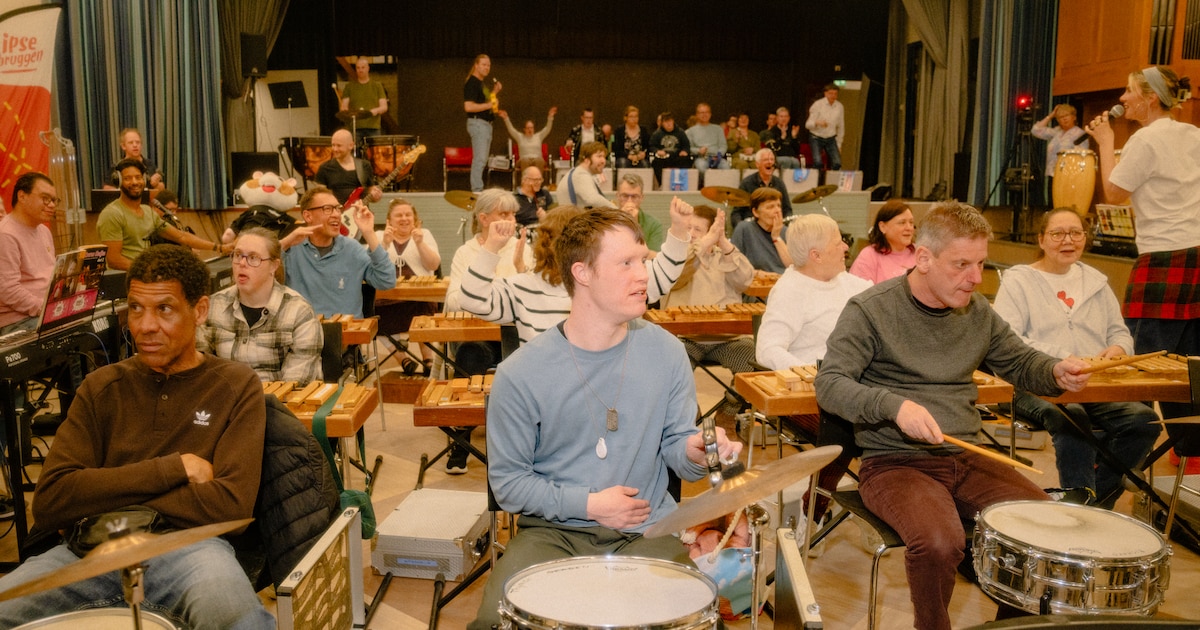 Repeteren voor Bevrijdingsdag met de Jostiband: ‘Mensen kunnen best iets van ons leren’