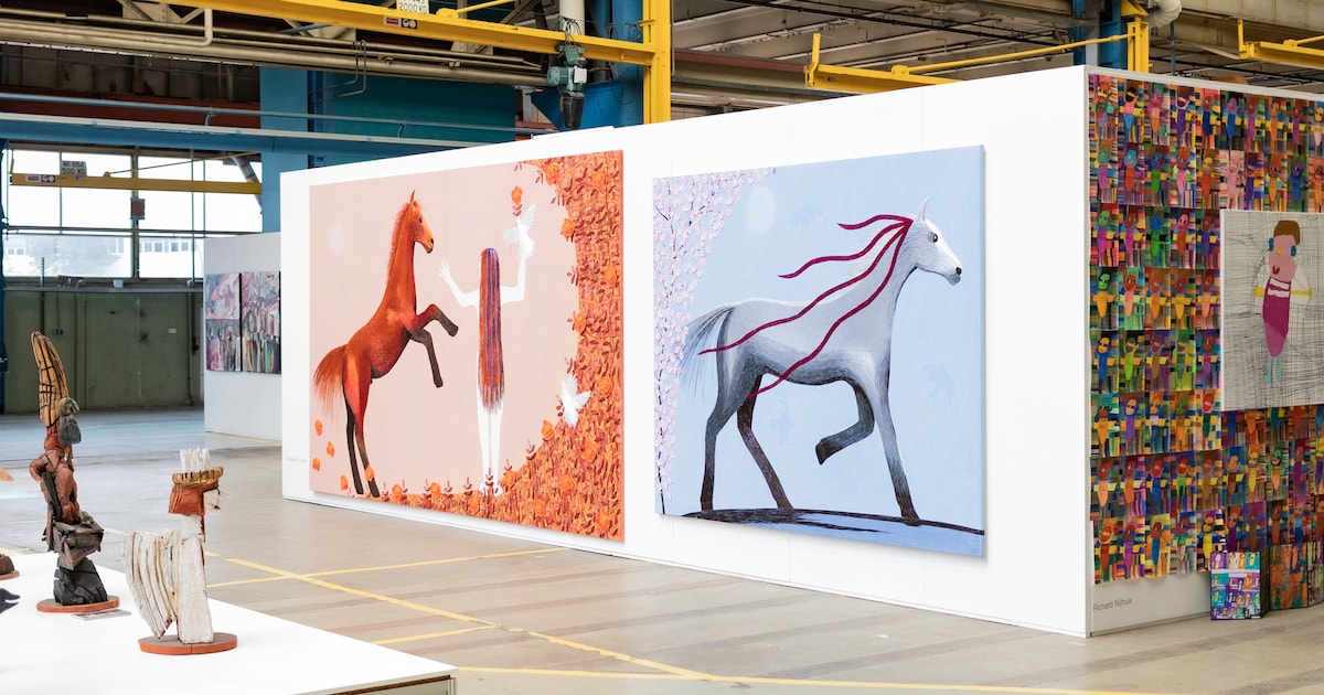 De Art Brut Biënnale in Hengelo toont ‘rauwe’ kunst: ‘Ik sta hier om mijn verhaal te delen’