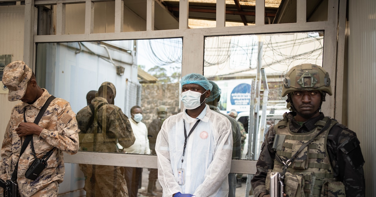 Moeizame strijd tegen ebola in Oost-Congo: ‘Het transport van een monster naar het lab kan een week 