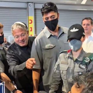 Ook Amerikaanse ambassadeur in Israël veroordeelt video waarin activisten hardhandig worden aangepakt: ‘Verwerpelijk’