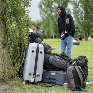 Asielzoekers in Ter Apel zullen niet buiten slapen, buurgemeente Stadskanaal biedt slaapplek aan