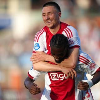 Ajax voetbalt zowaar nog eens aardig en speelt finale play-offs Conference League
