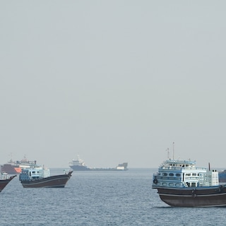 Oman en Iran overleggen over tolsysteem voor Straat van Hormuz
