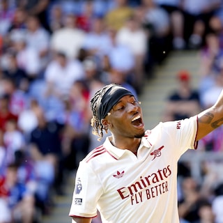 Arsenal viert kampioenschap met zege, West Ham United degradeert