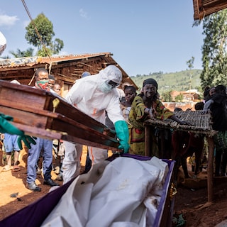 Waarom vallen mensen in Congo ebolaklinieken en begrafenisteams aan?