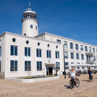 Vlissingen heeft een fantastische nieuwe spot, maar diepvriestroubles en roze pudding gooien roet in het eten
