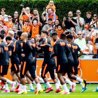 Uitzwaaitraining in Zeist, als prelude voor misschien wel een heel mooie zomer voor Oranje