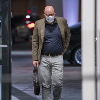 Tweede dag van verhoren coronacommissie van start: microbioloog Brabants ziekenhuis en burgemeester Den Bosch