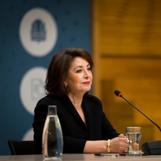 Commissie hoort Khadija Arib en topambtenaar Van Koesveld: was er te weinig aandacht voor de verpleeghuizen?