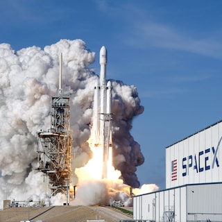 SpaceX expects record revenue from IPO