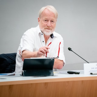 Vandaag voor de coronacommissie: Jaap van Dissel terug in de Kamer