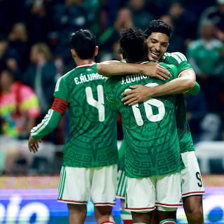 Gastland Mexico wint ruim van Servië in laatste oefenwedstrijd voor WK