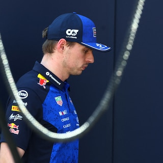 Max Verstappen valt in Monaco direct uit, Antonelli pakt in 