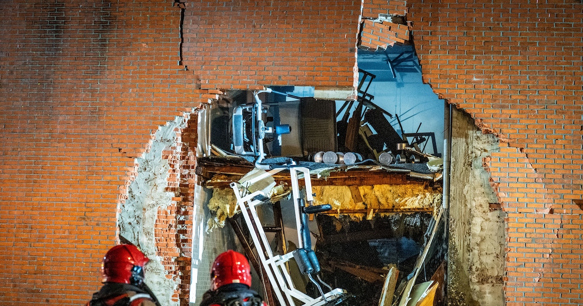 Meerdere gewonden na explosie en brand bij flatgebouw Amsterdam