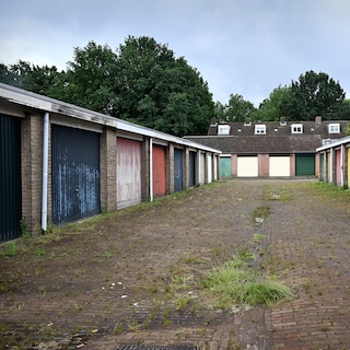 Wat als we garageboxen ombouwen tot microwoningen. Is dat een oplossing voor de woningnood?