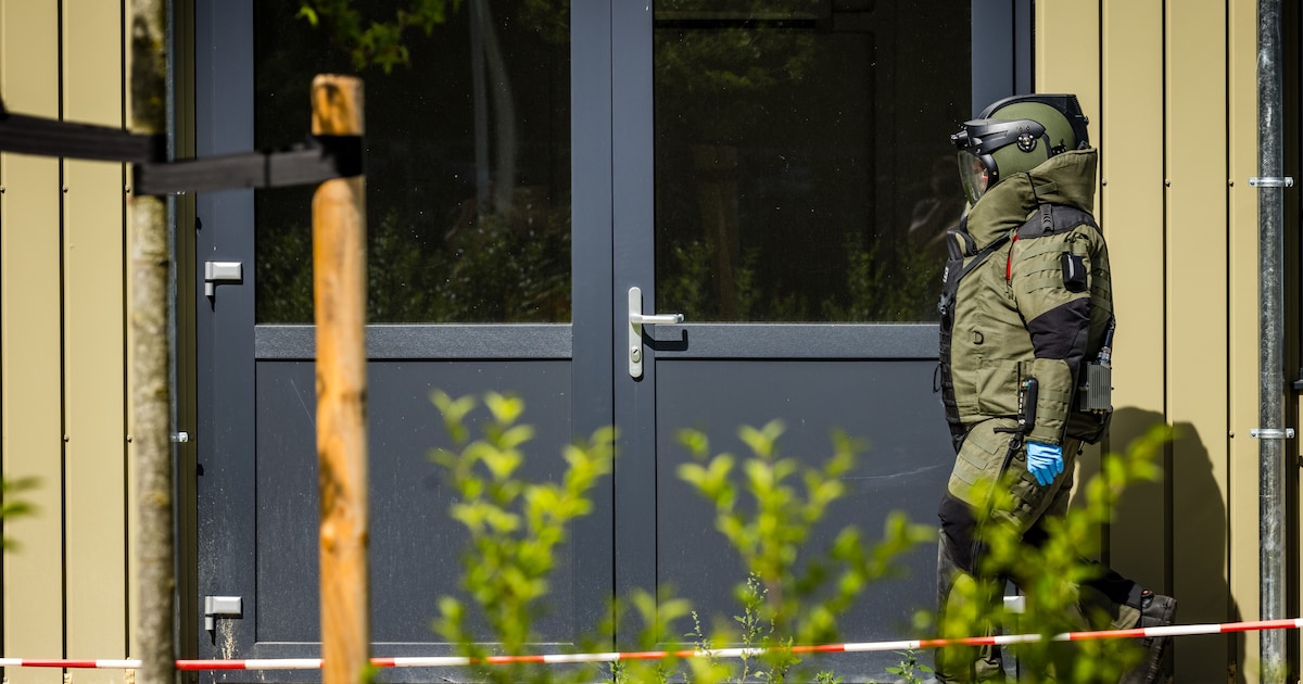 Bouwvakkers treffen vermoedelijk explosieven aan in toekomstig azc in Nuenen