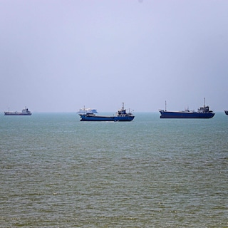 Honderden schepen willen eindelijk Straat van Hormuz uit, maar die ligt nog vol met mijnen