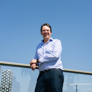Vertrekkend ProRail-topman John Voppen: Om het spoor veilig te houden, overtrad ik bewust de Aan­bestedings­wet