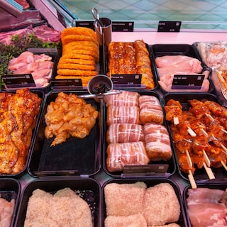 Will a Ban on Temporary Work in the Meat Sector Help? 'Good That the Minister Shows His Teeth'