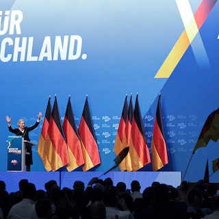 Terwijl de AfD nog een tikje naar rechts opschuift, klinkt in Erfurt uit vele kelen: We zijn allemaal antifascisten