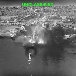 VS vallen opnieuw Iran aan, Trump dreigt met bombardement op nucleair complex, Iran bestookt tankers
