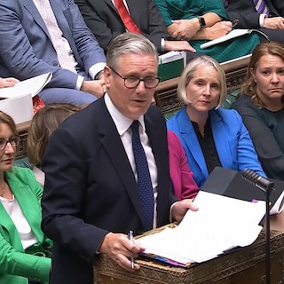 Keir Starmer neemt met een lach afscheid van een zeldzaam saamhorig Lagerhuis