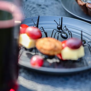 Seoul restaurant owner faces prison for serving ants in dessert