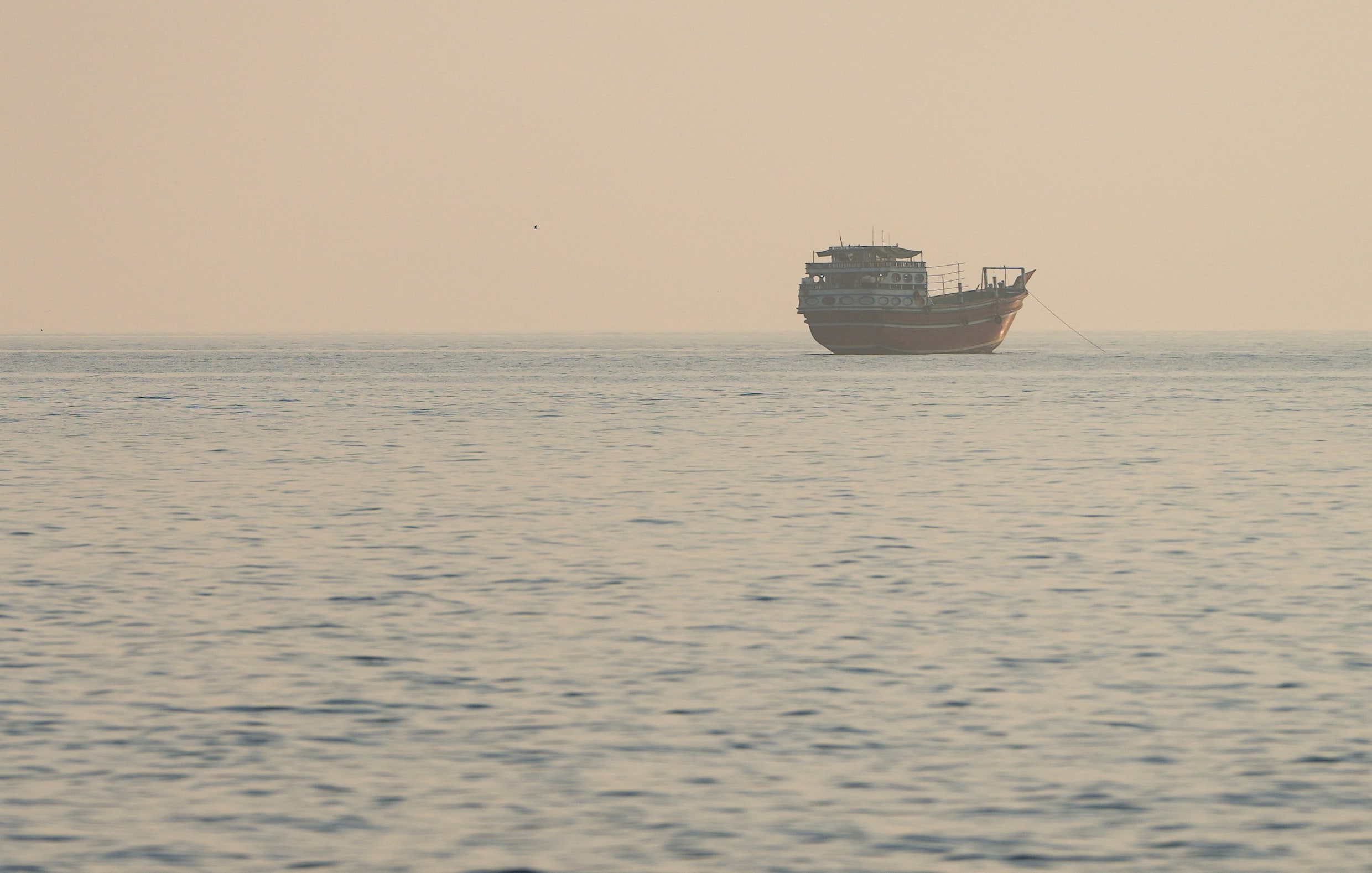 Een tanker dinsdag in de Straat van Hormuz.