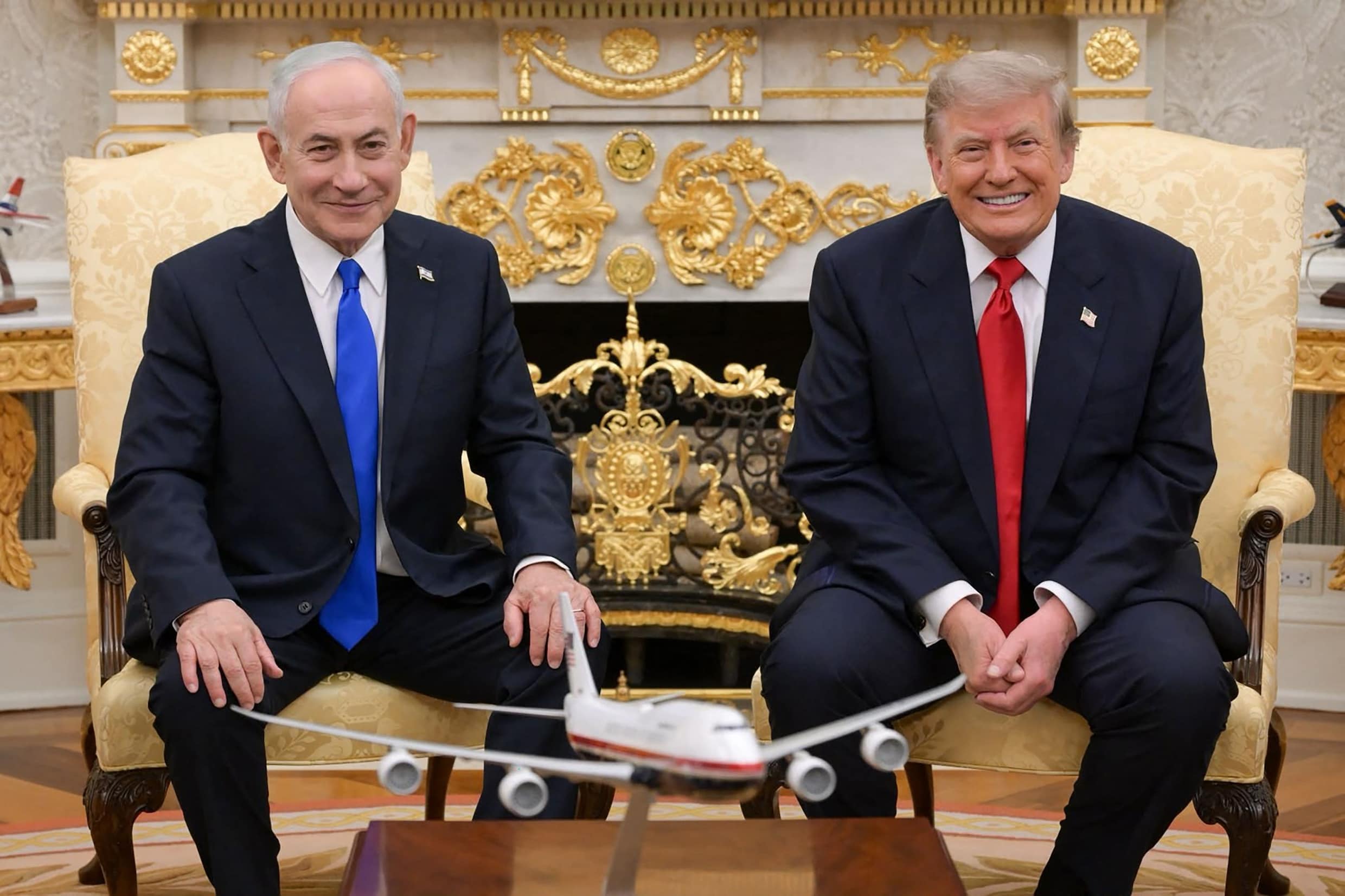 Trump en Netanyahu tijdens hun gesprek in het Witte Huis vandaag.