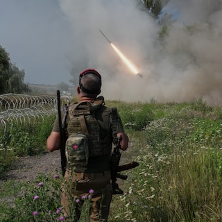 Oekraïens leger voert deep strikeuit op olieraffinaderij in Siberië, zon 2.500 kilometer van Kyiv