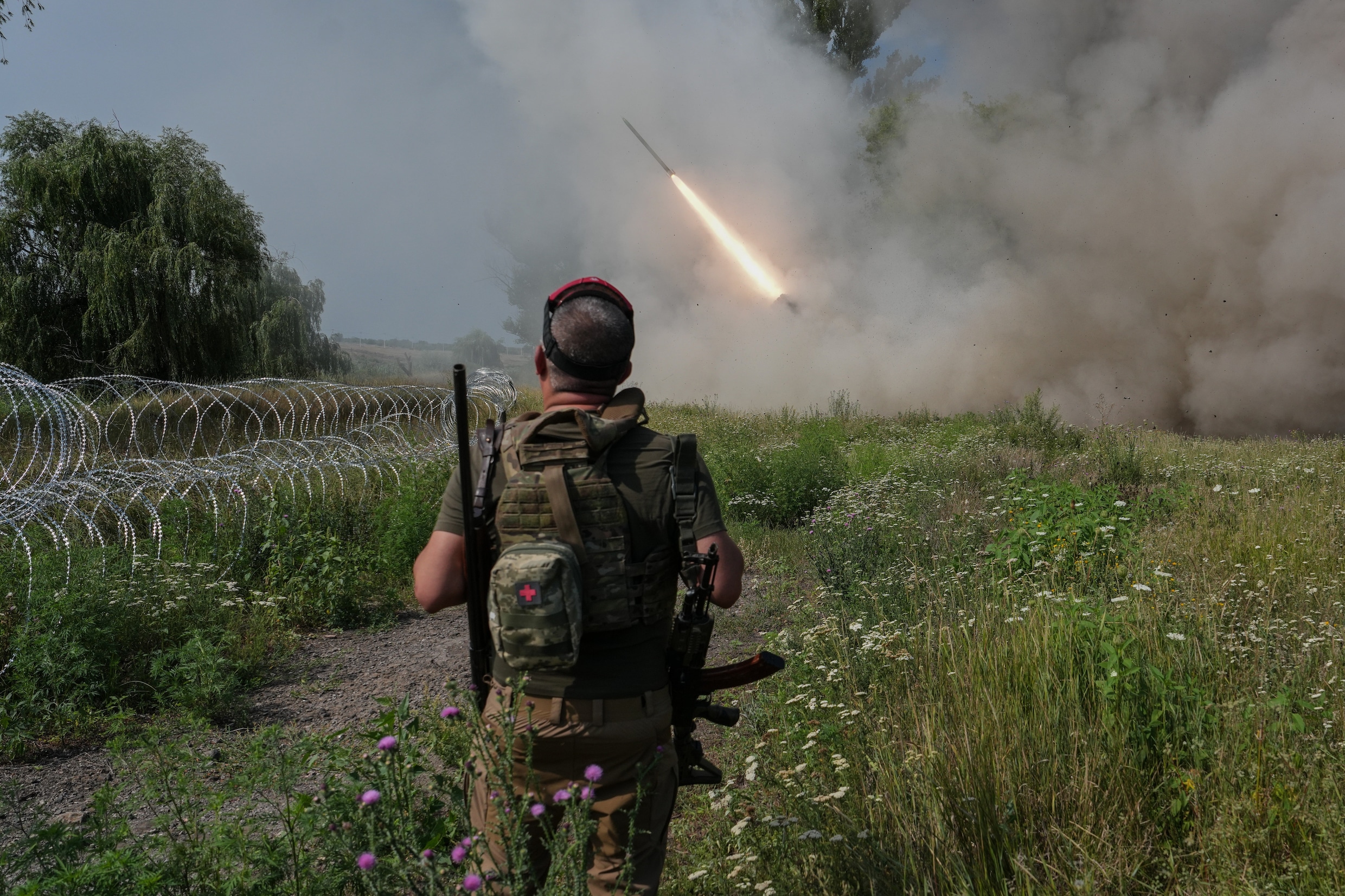 Oekraïense troepen vuren raketten af op het Russische leger aan het front bij de stad Kramatorsk in de regio-Donetsk begin augustus.