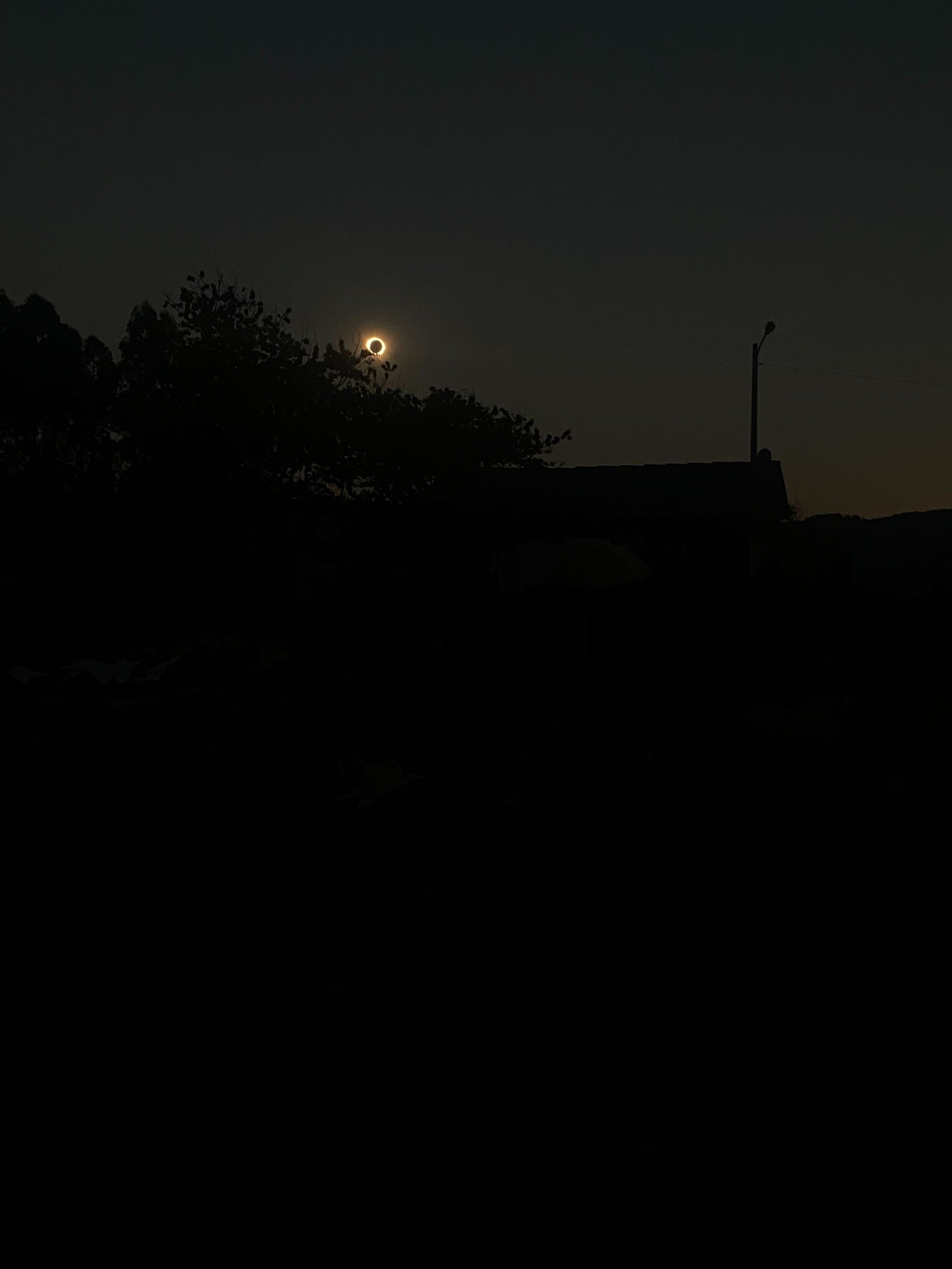 De zonsverduistering zoals die vanavond te zien was in Galicië.