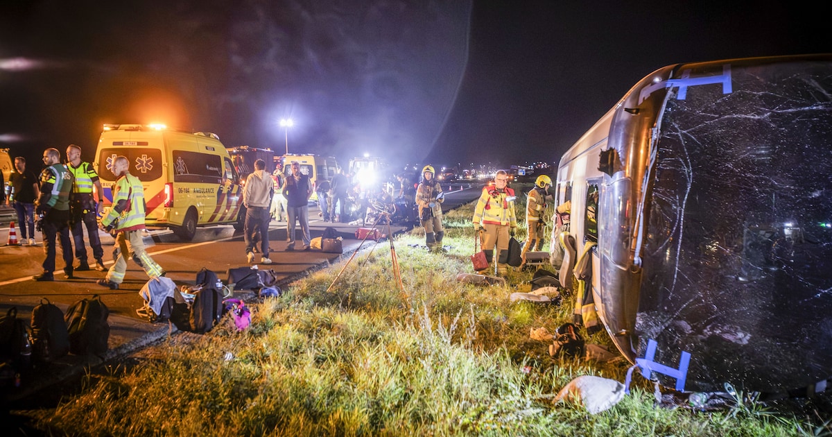 Acht ernstig gewonden bij ongeluk met bus vol Duitse scholieren