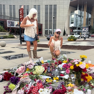 Countryhoofdstad Nashville rouwt om haar grootste ster: Dolly was méér dan een muzikant, ze was een voorbeeld