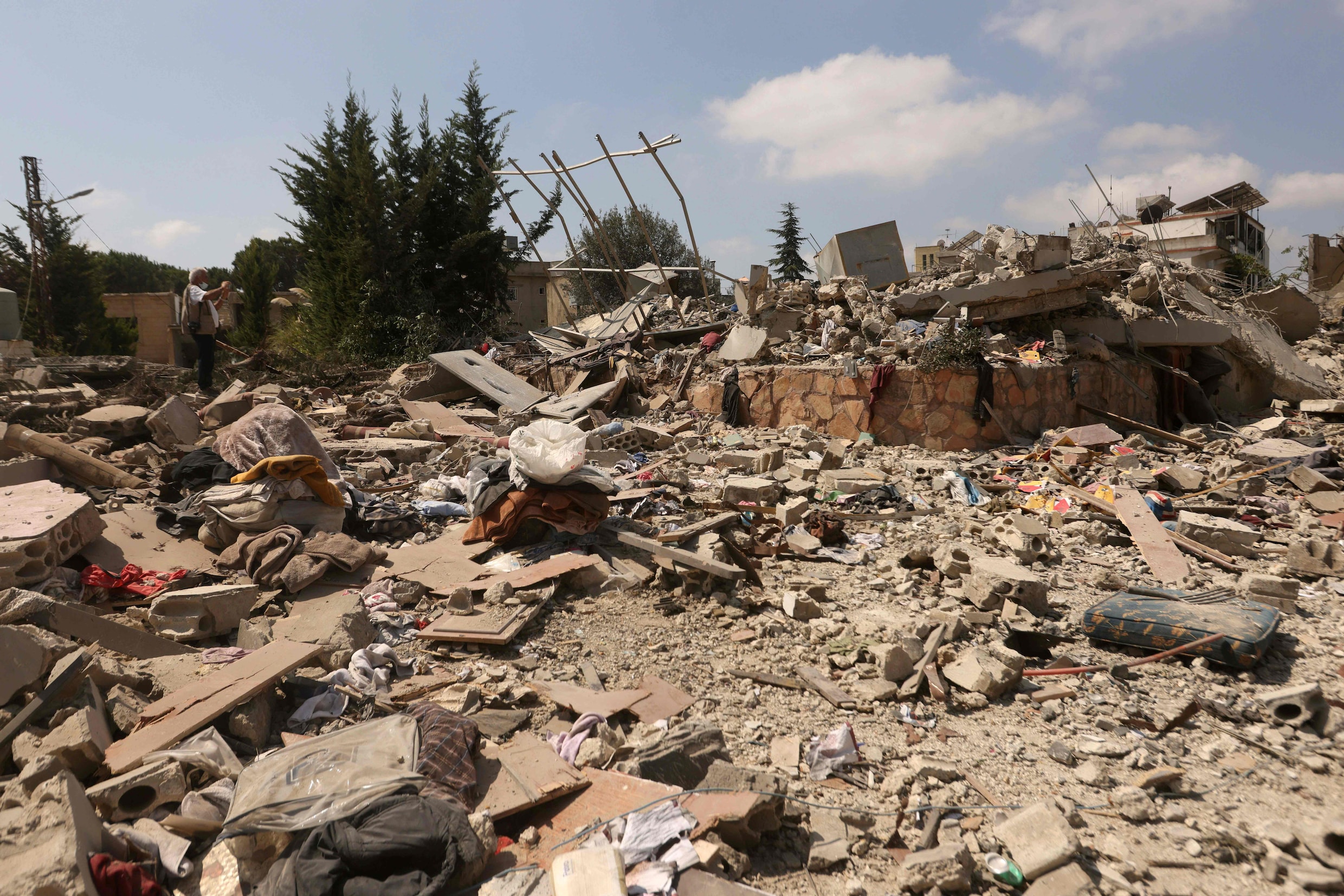 Grote verwoesting in de Zuid-Libanese plaats Deir Zahrani na een dodelijke Israëlische luchtaanval vorige maand. 