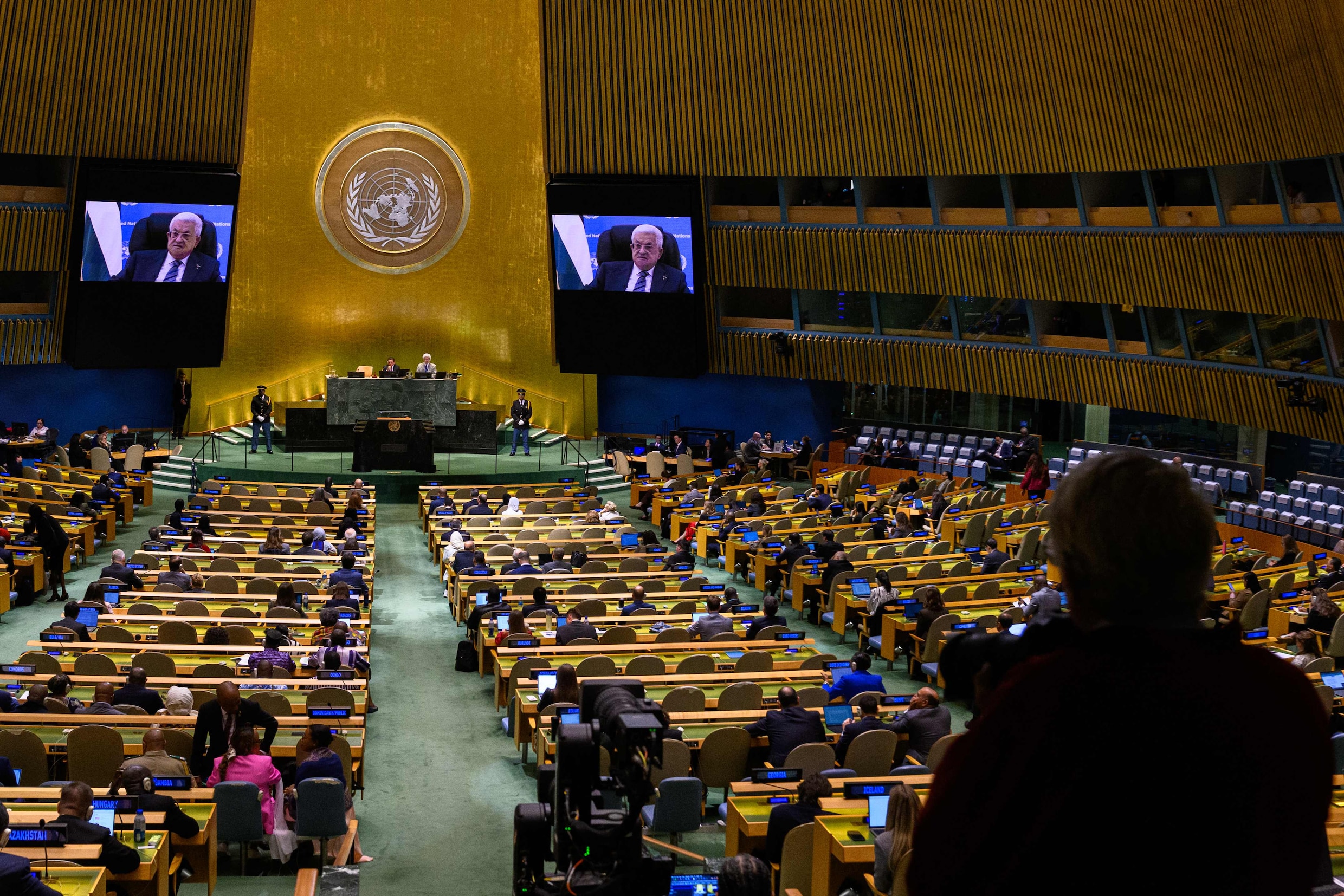 De Palestijnse president Mahmoud Abbas spreekt de VN toe via videoverbinding. 