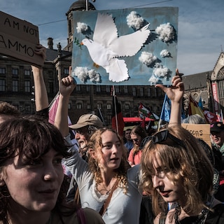 Wij, jongeren, weigeren ons leven beschikbaar te stellen aan een oorlogspolitiek die wij afwijzen
